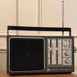 Vintage Mid Century GE Radio Retro Home Decor Analog Dial